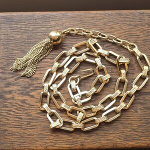 Chain belt. Goldtone. Lightweight. Fits SM / MED women's